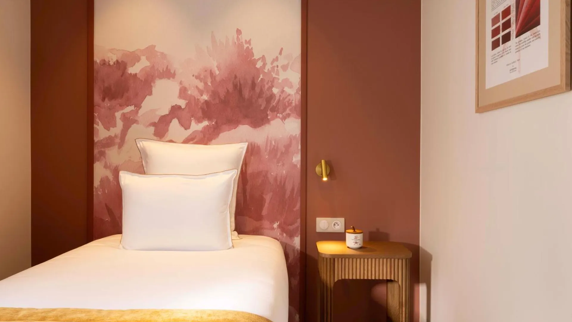 Hotel Le Cardinal Париж