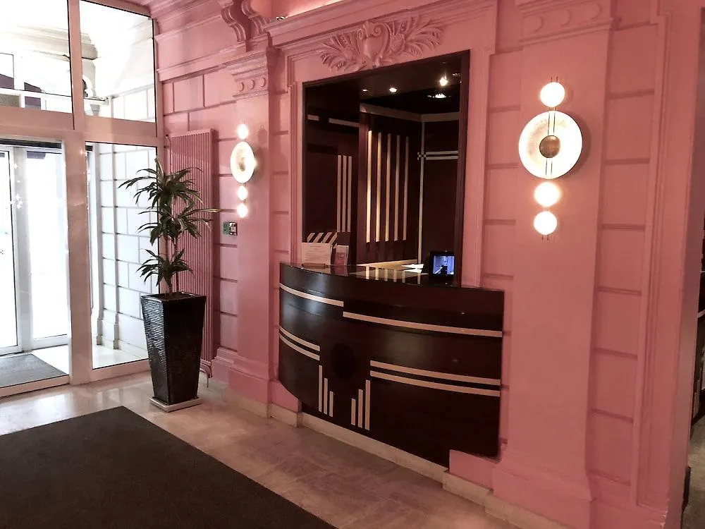 ****  Hotel Le Cardinal Paris France