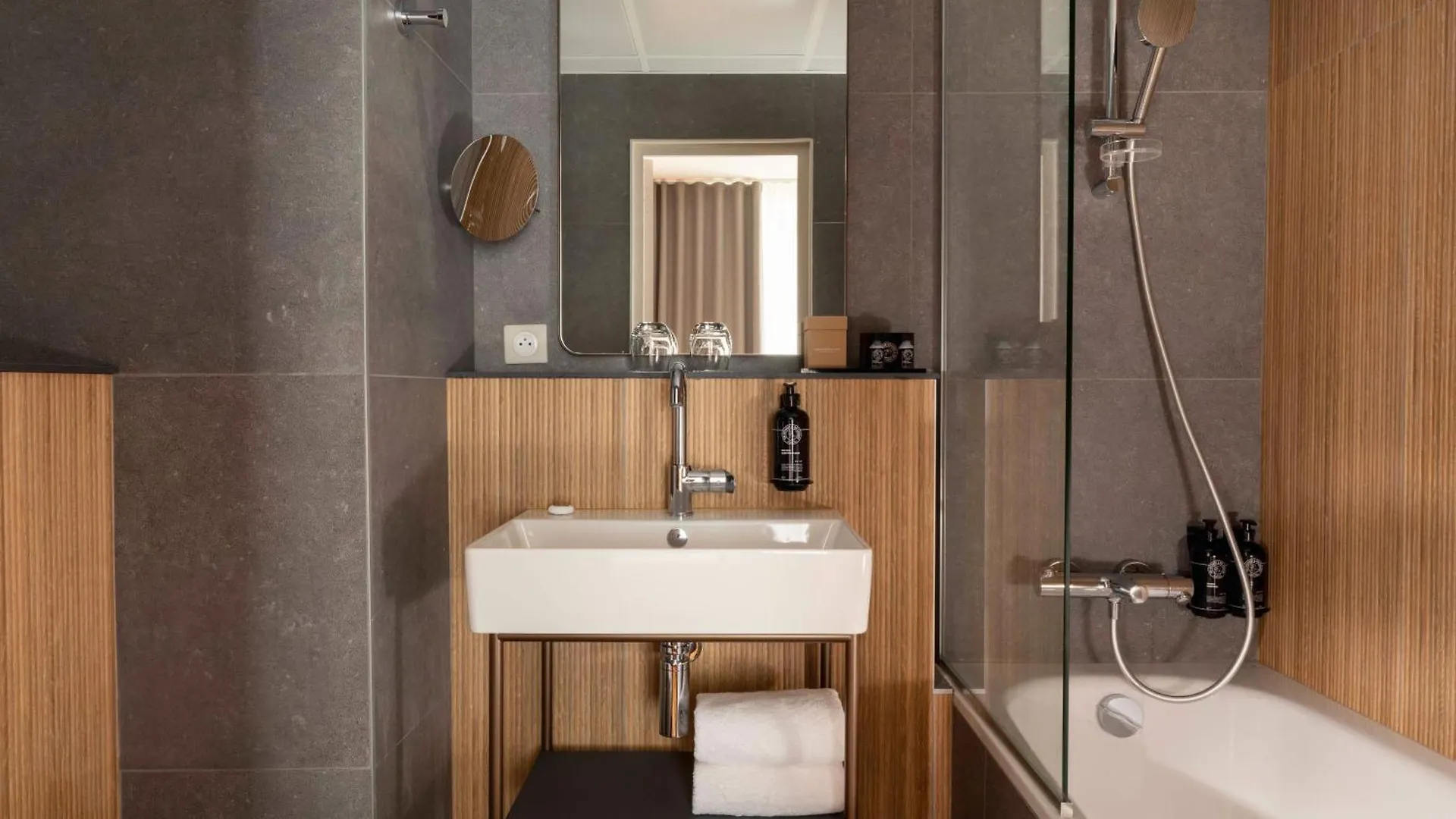 Hotel Le Cardinal Paris France