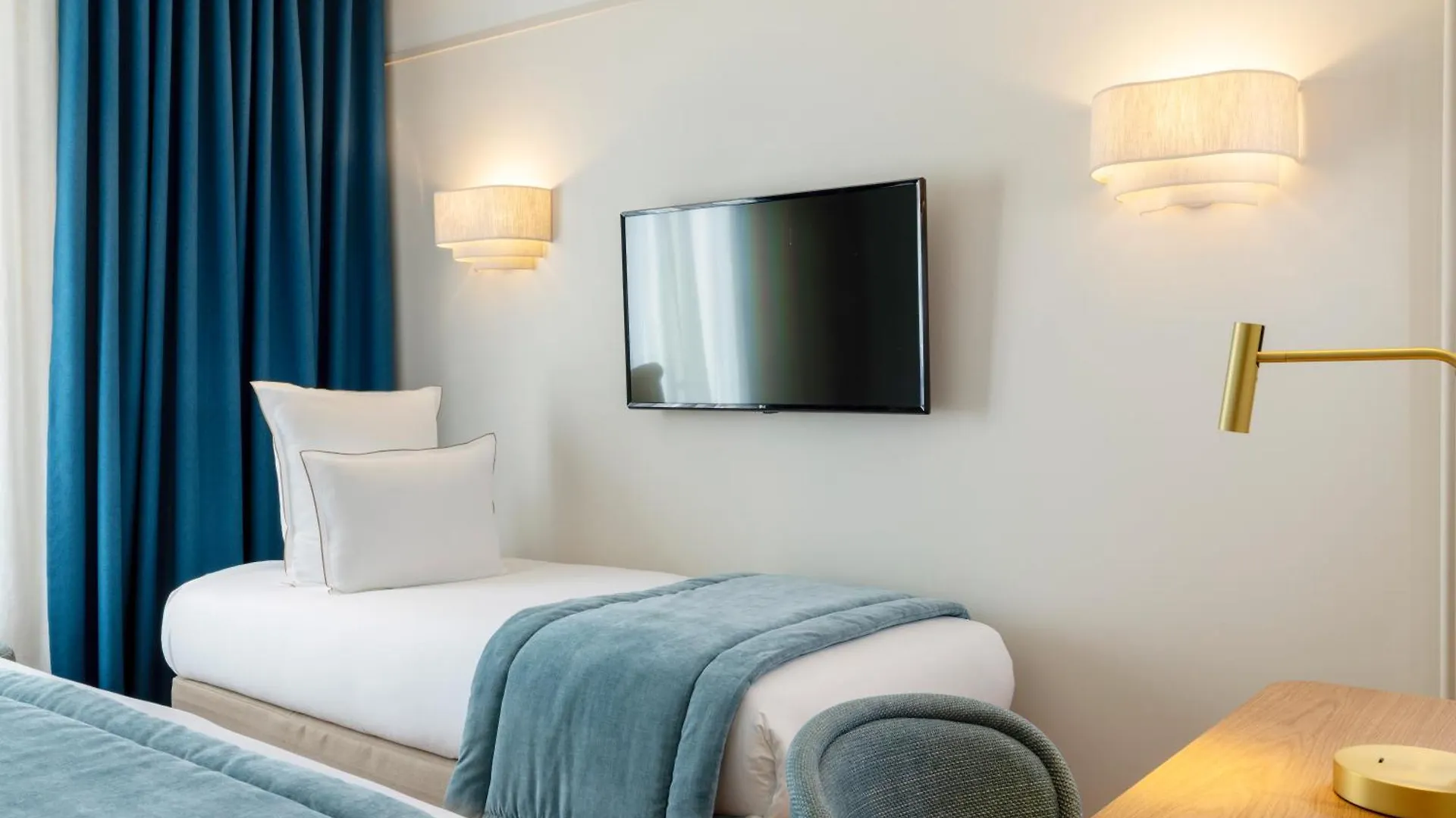 ****  Hotel Le Cardinal Paris France